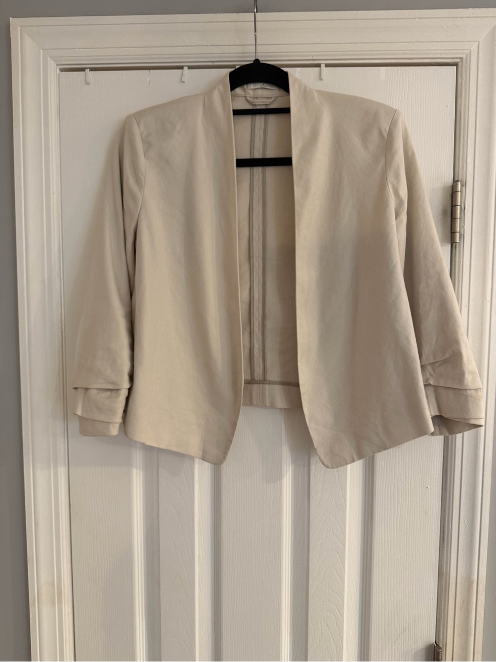 Aritzia Babaton Power Blazer Size 4 Cream Linen Blend Ruched Sleeve